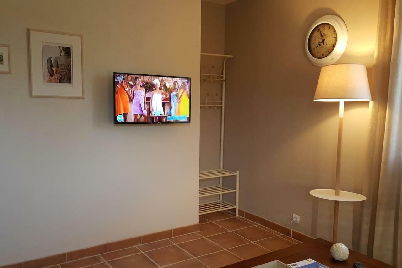 Logement Avec Piscine, Classe 3 Etoiles, De 42 M2 Tout Confort Au Calme Pour Un Couple Cahuzac-sur-Vere Luaran gambar